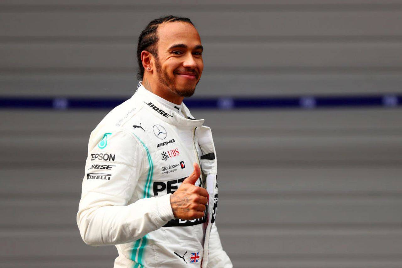 Hamilton, ufficiale il rinnovo con Mercedes: "Vincere ancora" | VIDEO