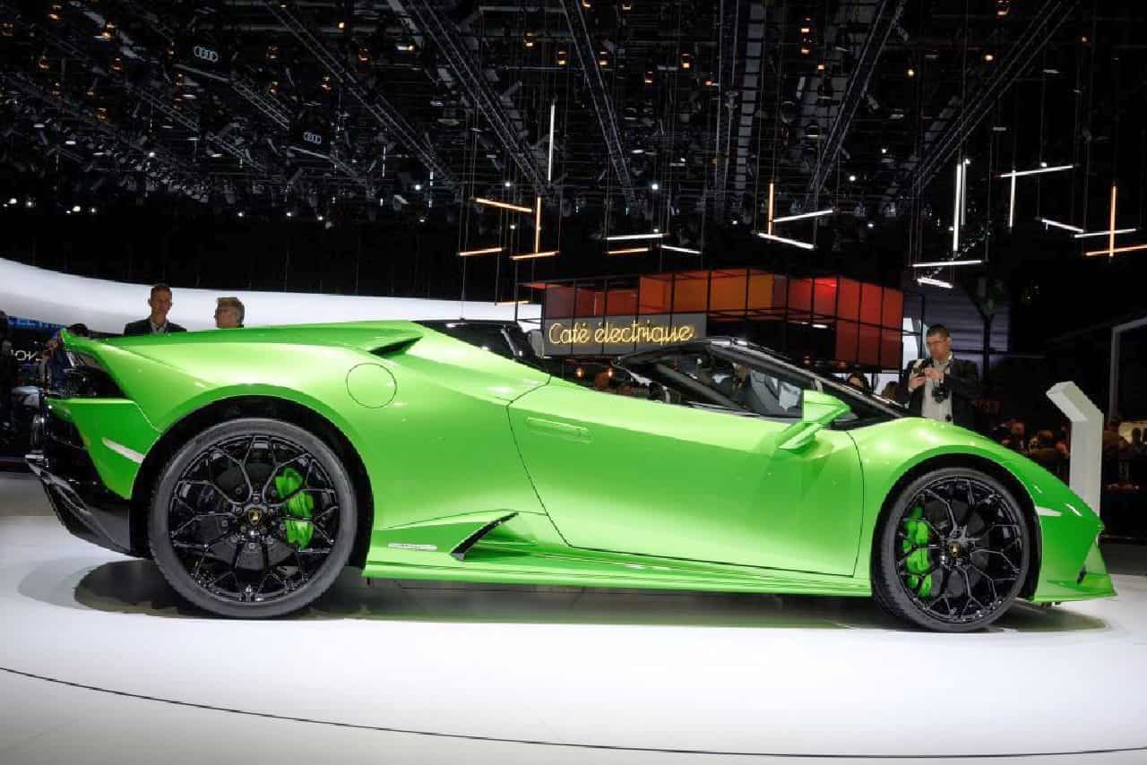 Lamborghini Huracan Spyder si schianta: bolide distrutto e due feriti gravi