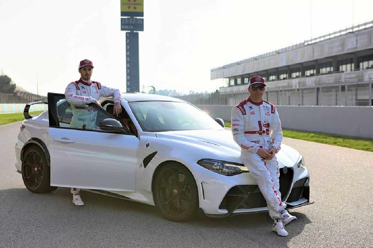 Formula 1, la Giulia GTA scende in pista con i piloti Alfa Romeo