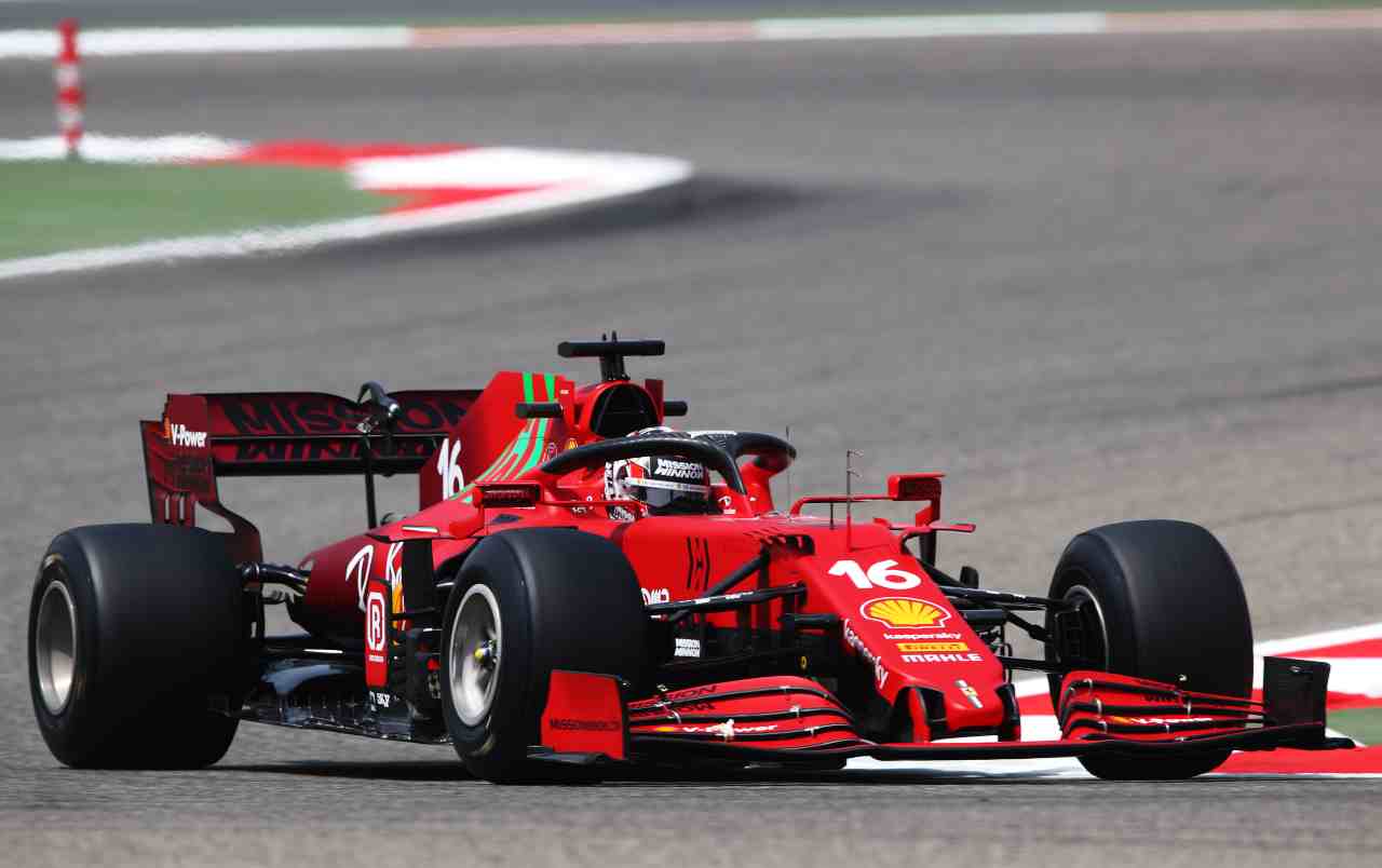 Charles Leclerc al volante della Ferrari nei test F1 2021 (foto Getty)