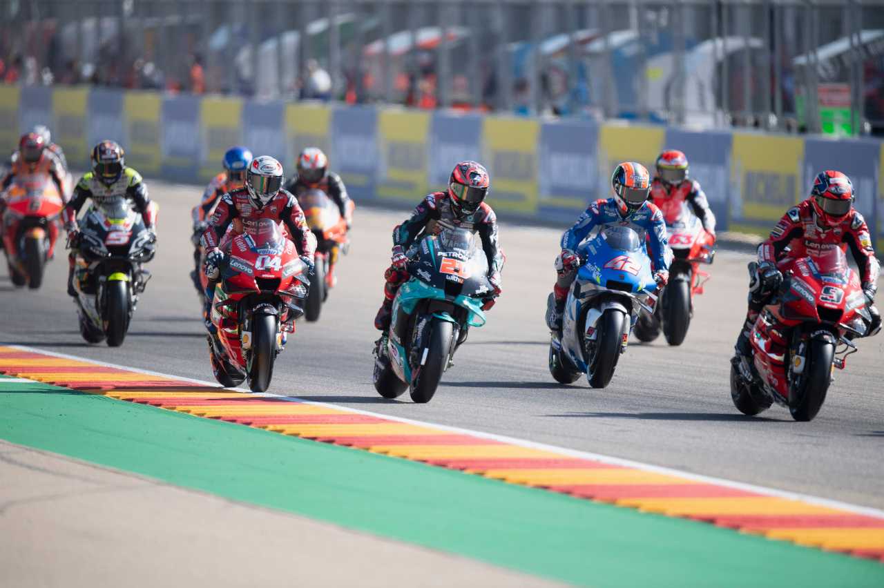 MotoGP 2021, tutti i piloti al via della stagione: tanti cambi e sette italiani