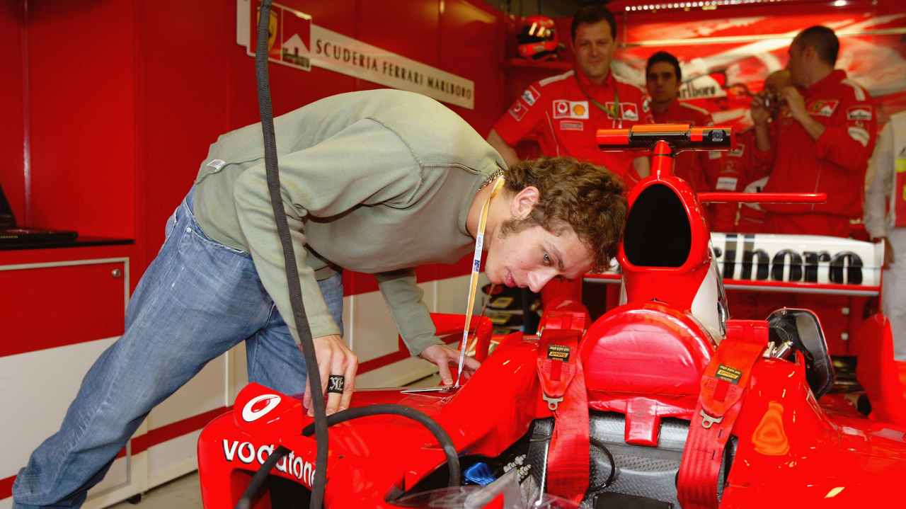 Valentino Rossi poteva passare in Formula 1: il test in Ferrari nel 2004