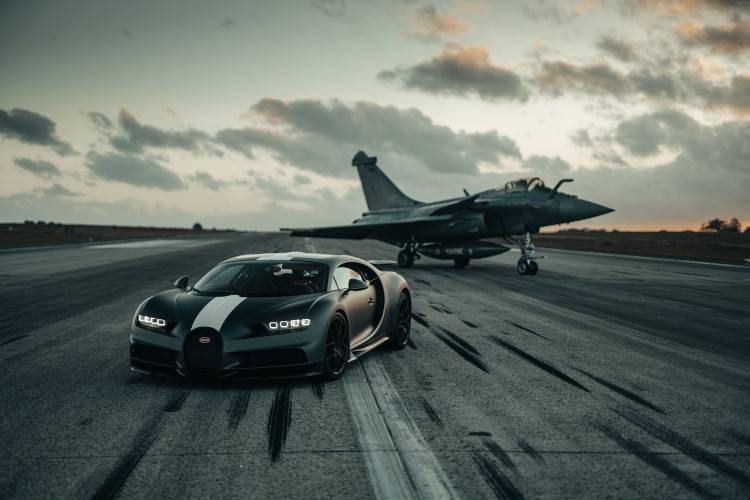 Bugatti Chiron Dassualt Rafale