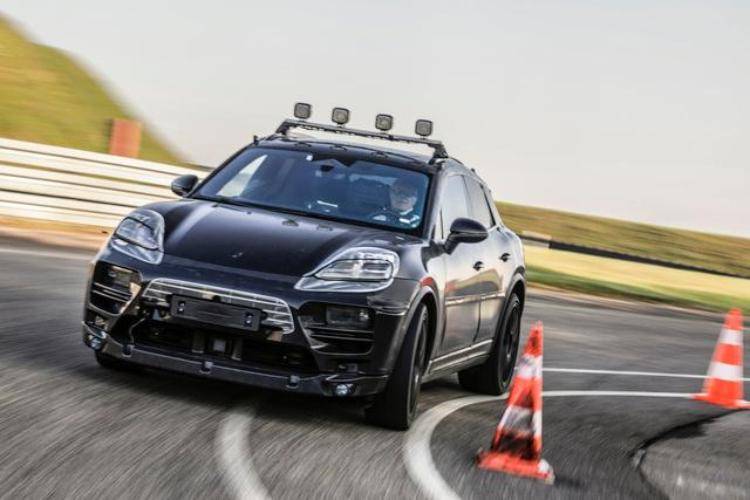 Porsche Macan elettrica