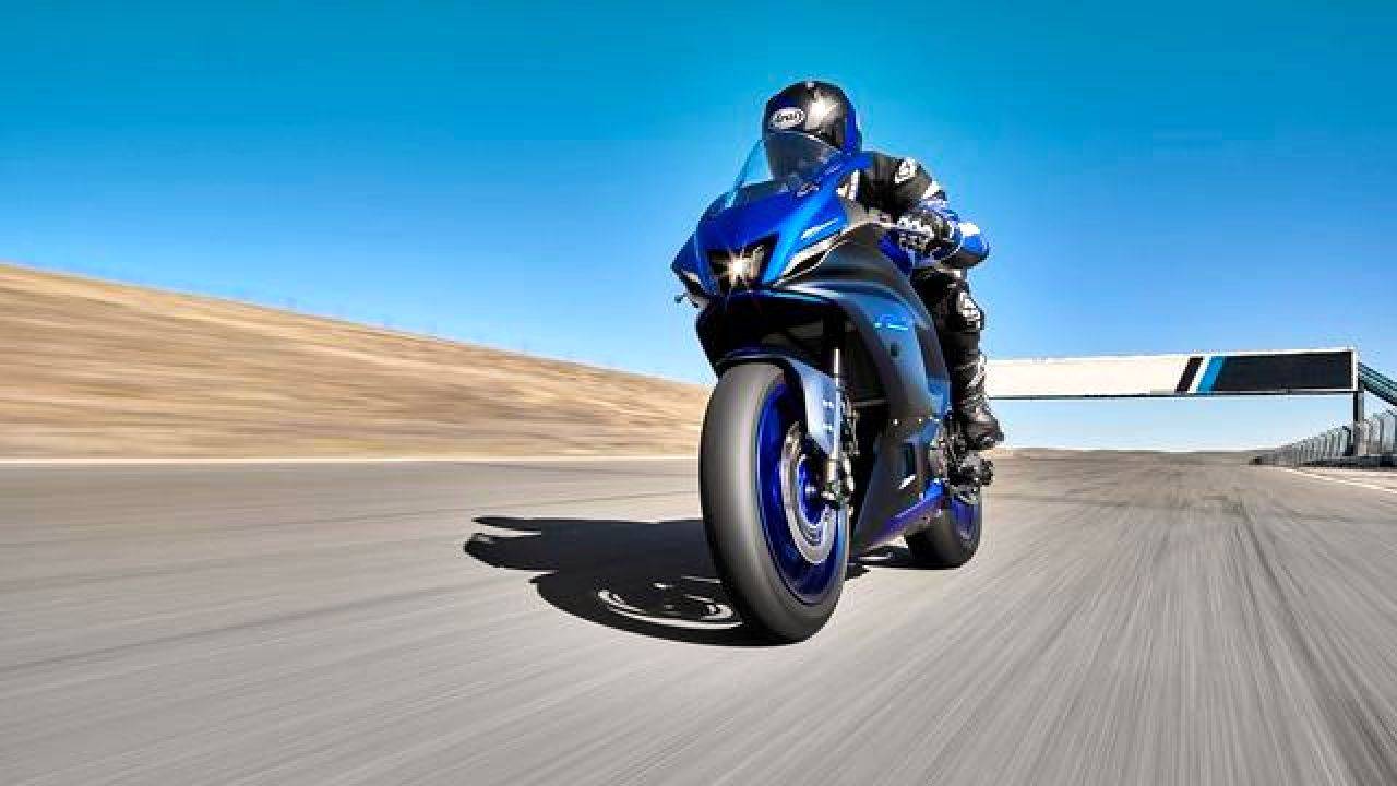 Nuova Yamaha R7, video ufficiale e caratteristiche: quando sarà in vendita