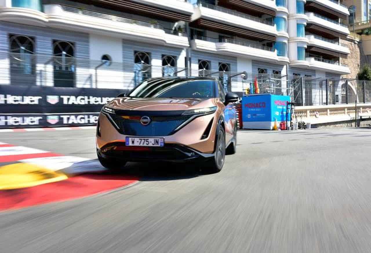 Nissan Ariya, il crossover coupé elettrico debutta sul circuito di Monaco