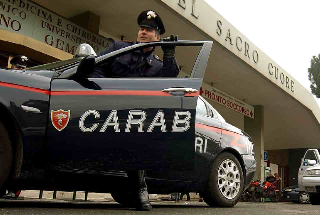 Quindicenne prende l'Auto del padre e si schianta ferendo una donna