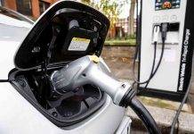 Auto Elettriche, colonnine di ricarica obbligatorie dal benzinaio: il progetto