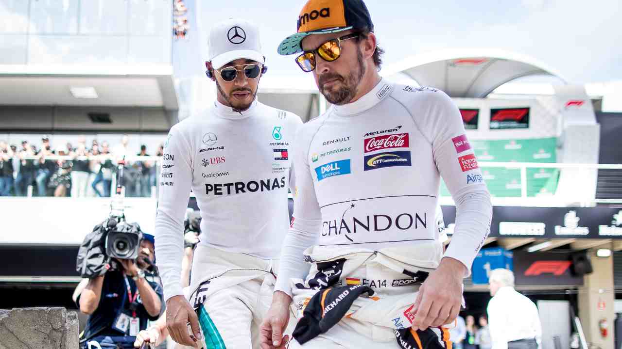 Fernando Alonso e Lewis Hamilton