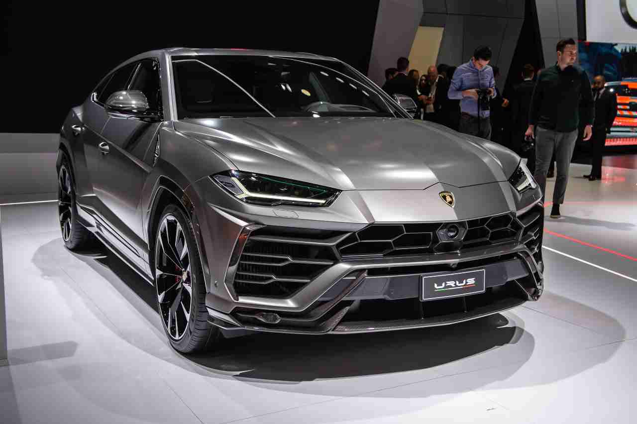 Lamborghini Urus Toyota Venza