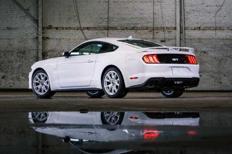 Ford Mustang Ice White Edition