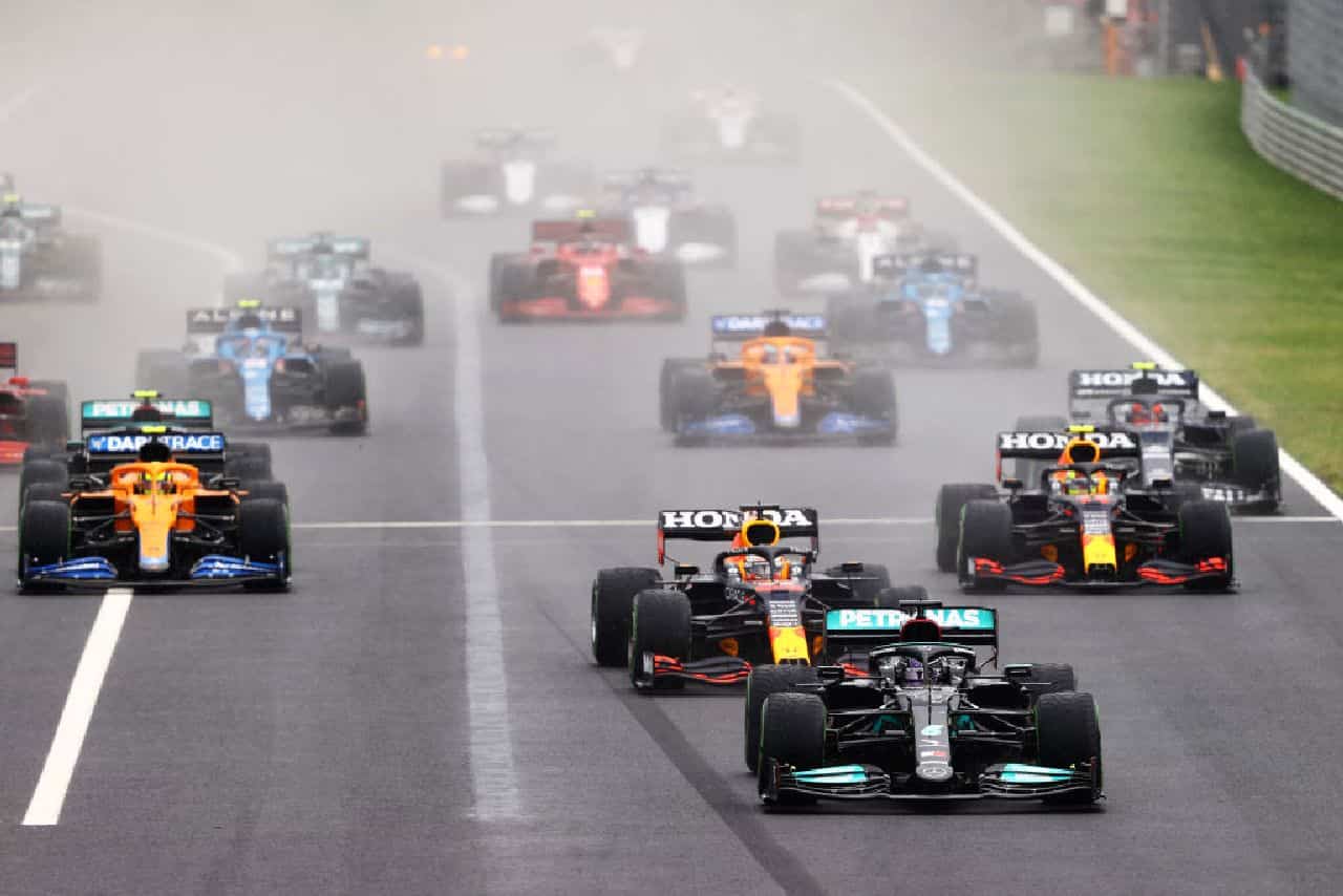 Formula 1, cancellato il GP del Giappone per l'emergenza sanitaria