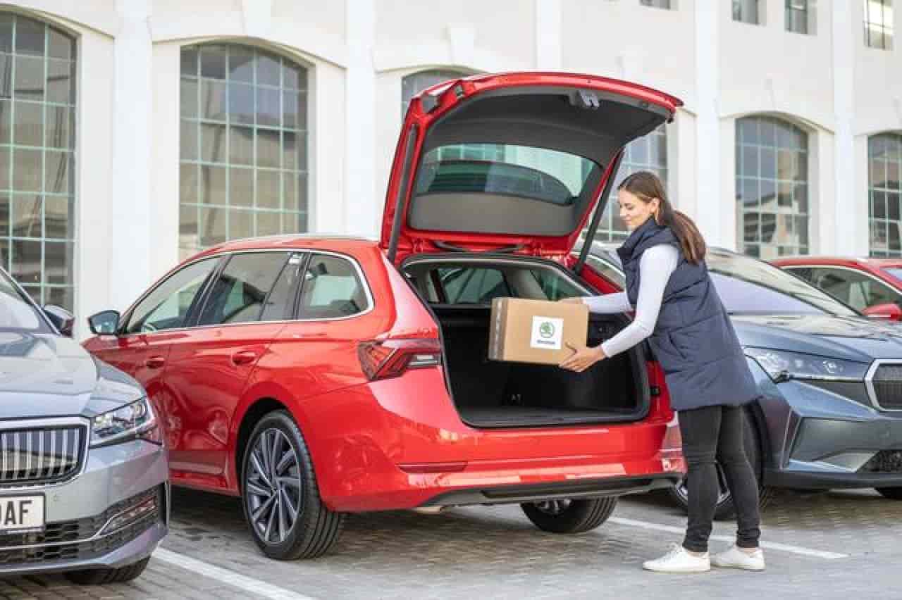 Con Skoda i pacchi si consegnano direttamente in Auto: la novità