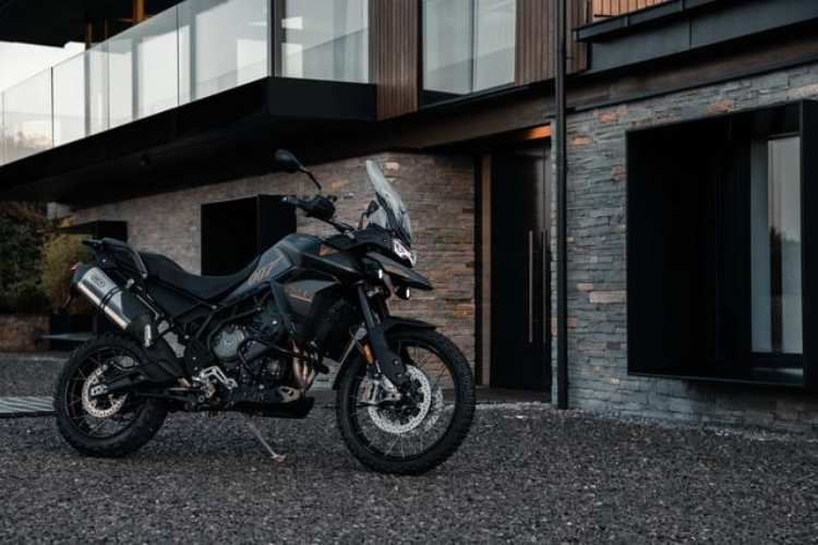 Triumph Tiger 900 Bond Edition