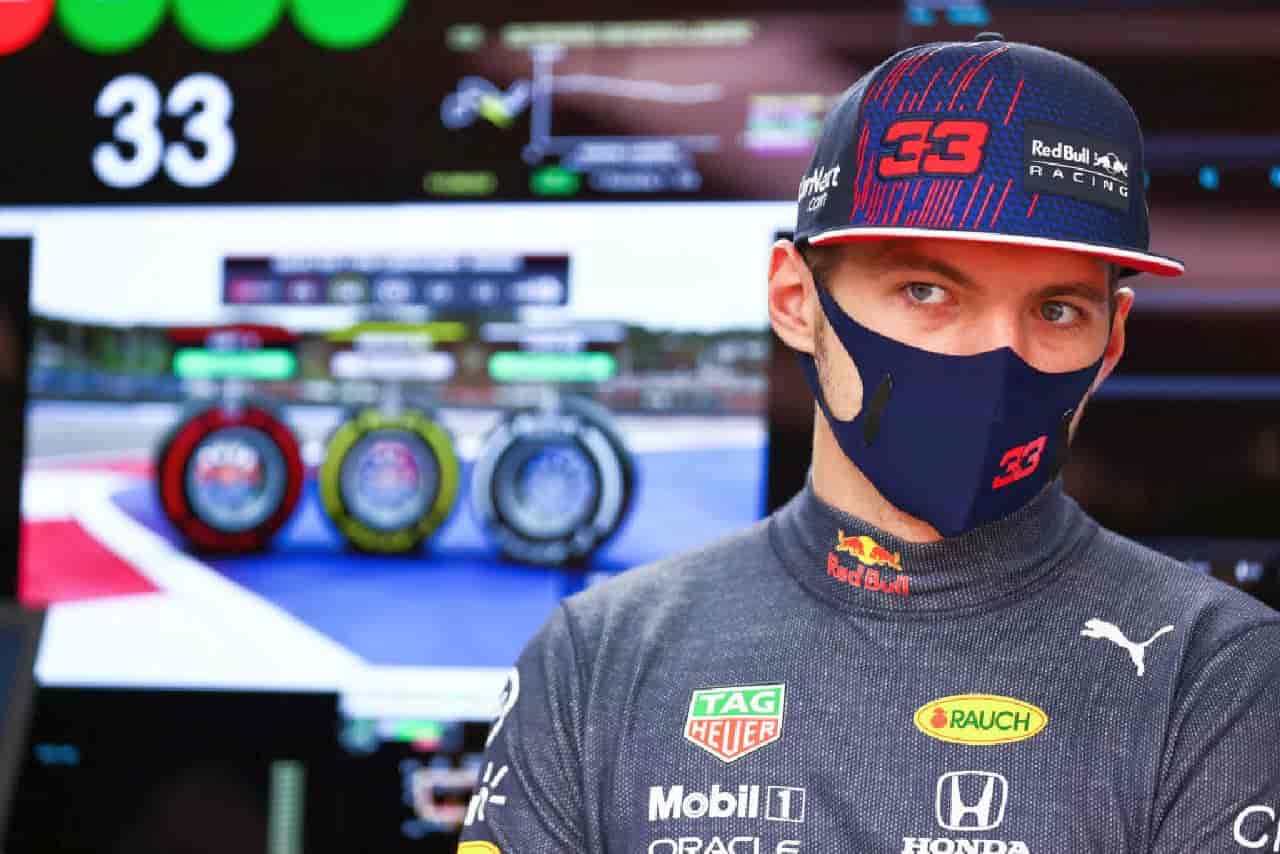 GP Russia, Verstappen cambia il motore: partirà dal fondo della griglia