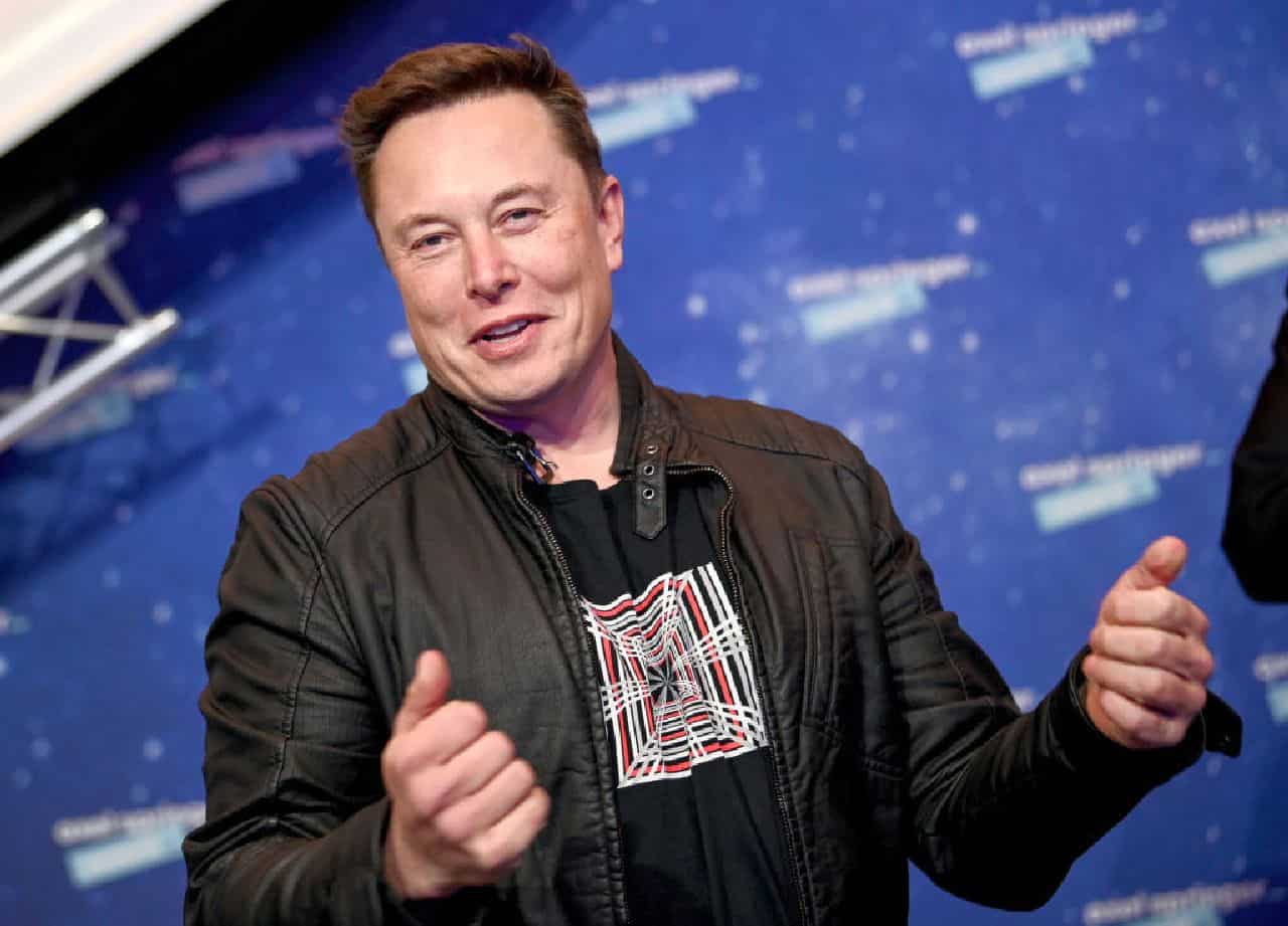 Un mondo con solo Auto Elettriche in strada: la previsione di Elon Musk