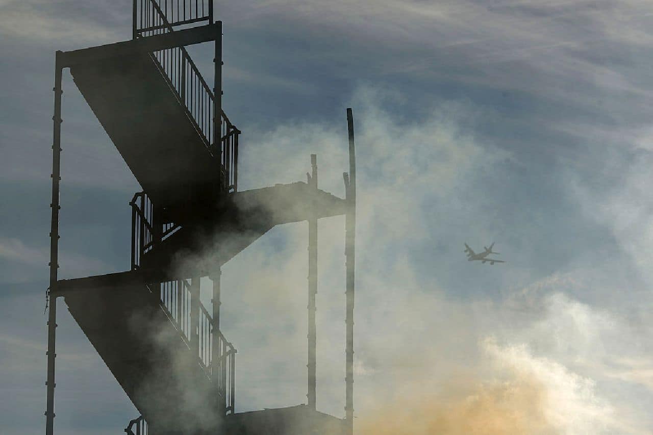 Auto distrutta dall'aereo a San Donato: l'azienda gliene regala un'altra