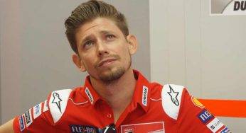 Stoner, che frecciata a Valentino Rossi: “Ha fatto così anche con Marquez”