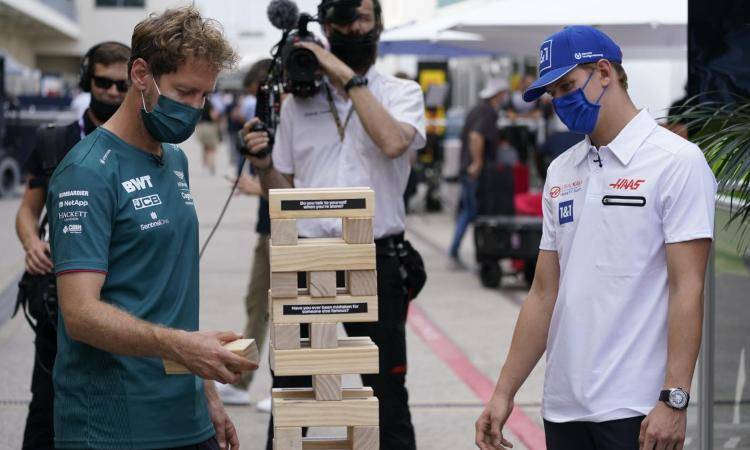 Sebastian Vettel e Mick Schumacher