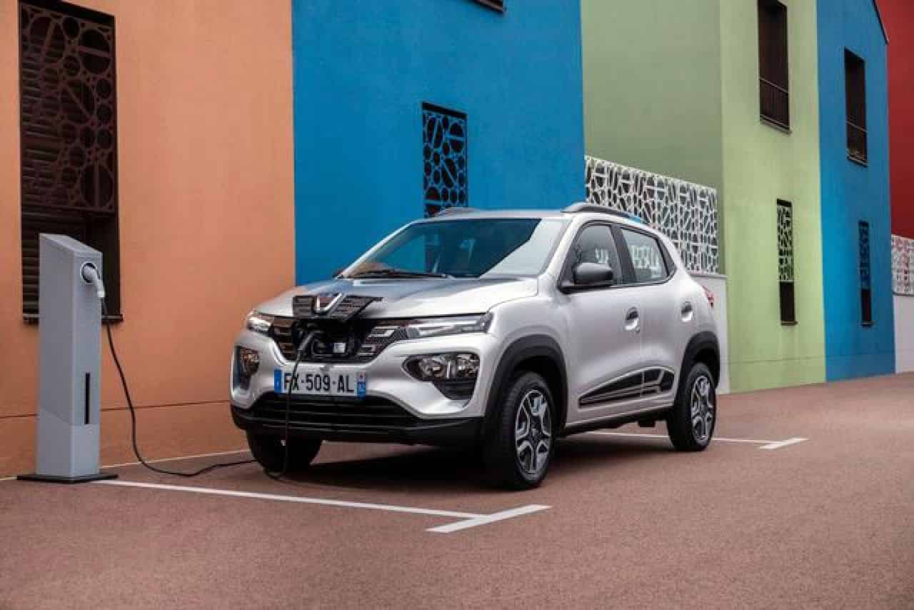 Dacia Spring, l'Auto elettrica più venduta in Italia: le rivali che ha superato