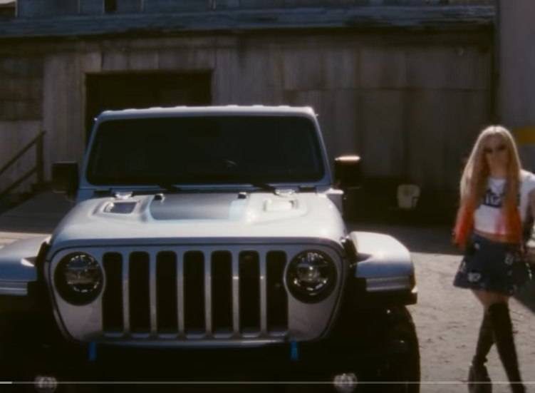 avril lavigne jeep