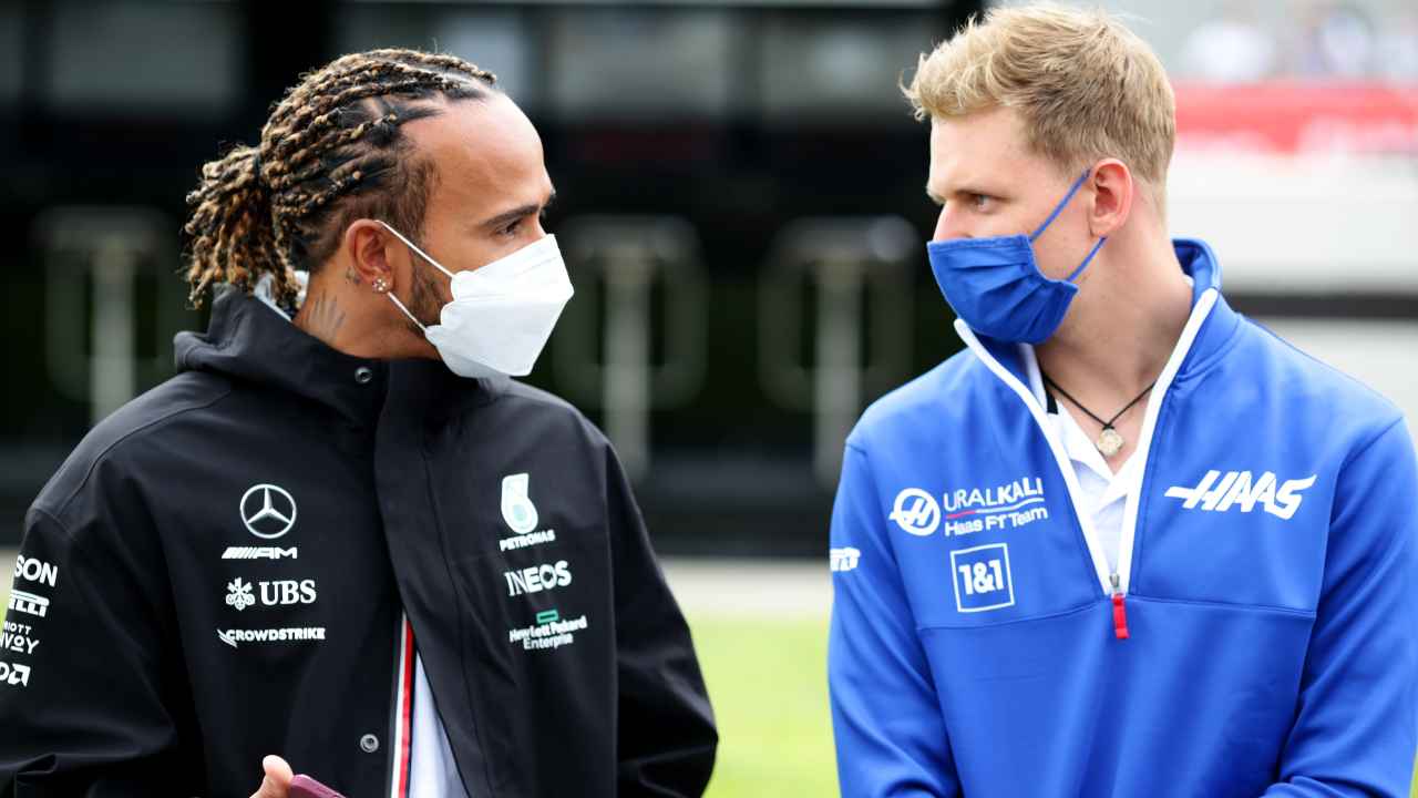 Lewis Hamilton e Mick Schumacher