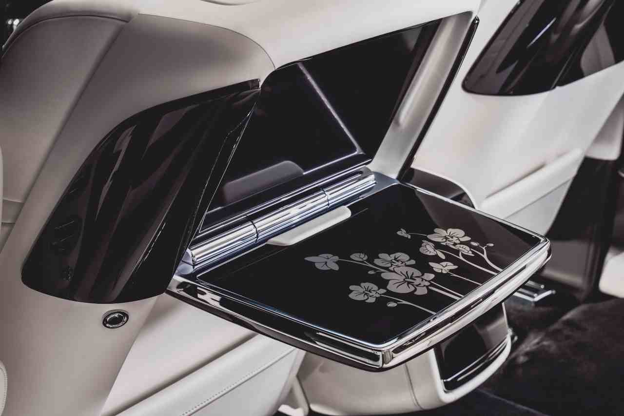 Rolls Royce Phantom Orchid