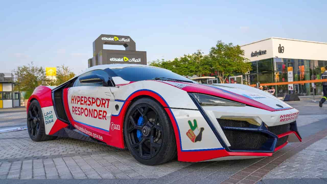 A Dubai l'ambulanza è super sportiva: la velocità massima è da record