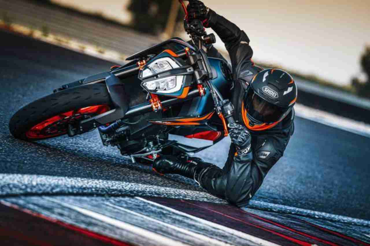 KTM 890 Duke R