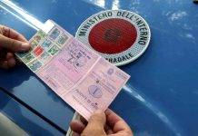 Guida l'Auto da 36 anni senza patente: la multa è elevatissima