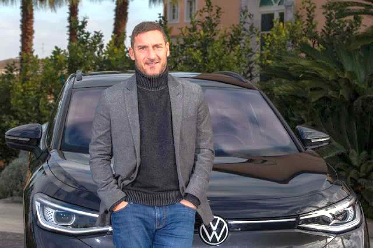 Volkswagen, Francesco Totti testimonial della gamma elettrica "Id"