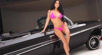 Amber Grace pazzesca in bikini: che curve per l’influencer che ama le Moto