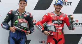 Quartararo, Bagnaia e Mir calciatori in Qatar: le foto in azione