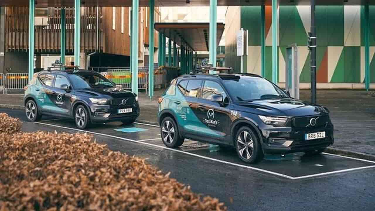Auto Elettriche, le Volvo si ricaricano wireless: la nuova tecnologia