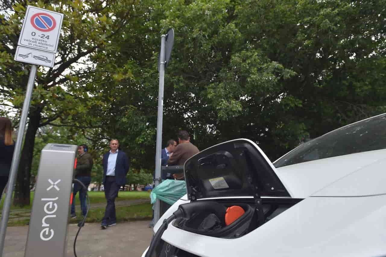 Auto Elettriche, quanto dura la Batteria: la risposta a uno dei dubbi più comuni