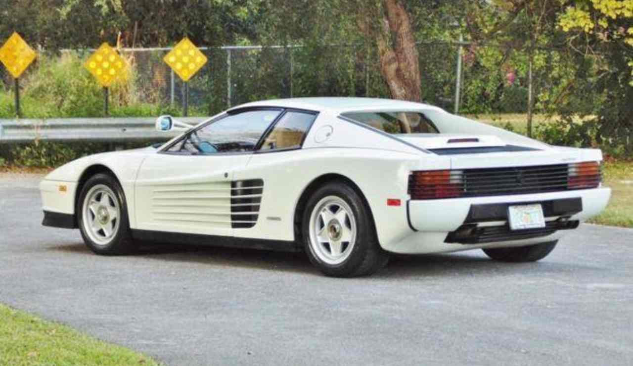 Ferrari Testarossa 