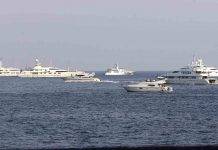 Yacht in mare