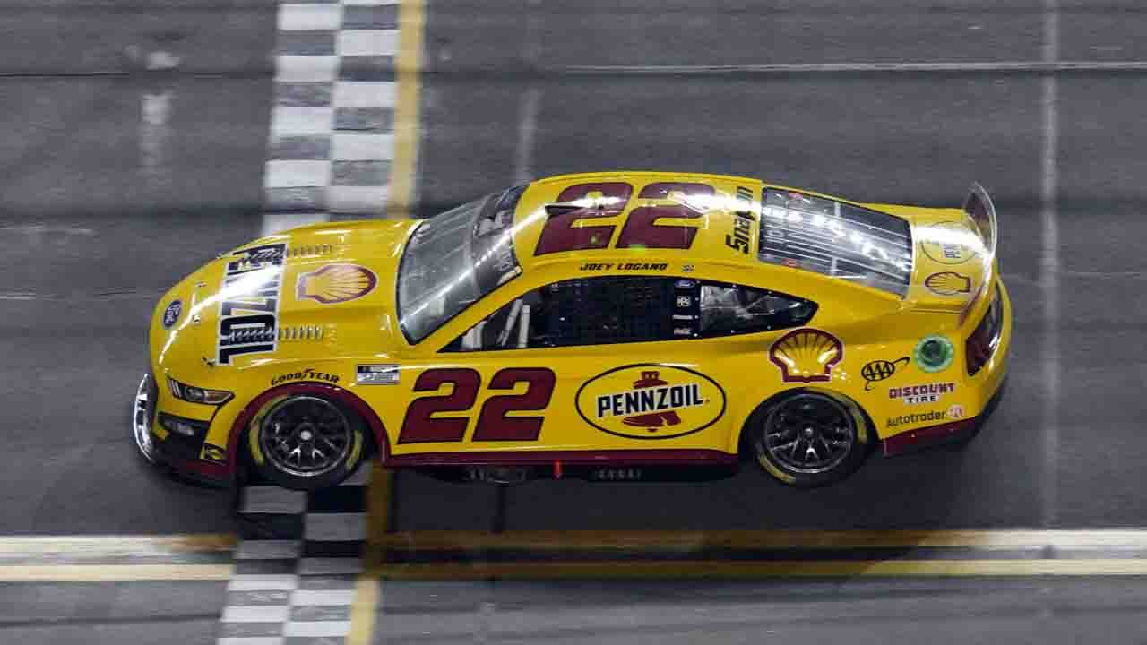 Nascar Logano