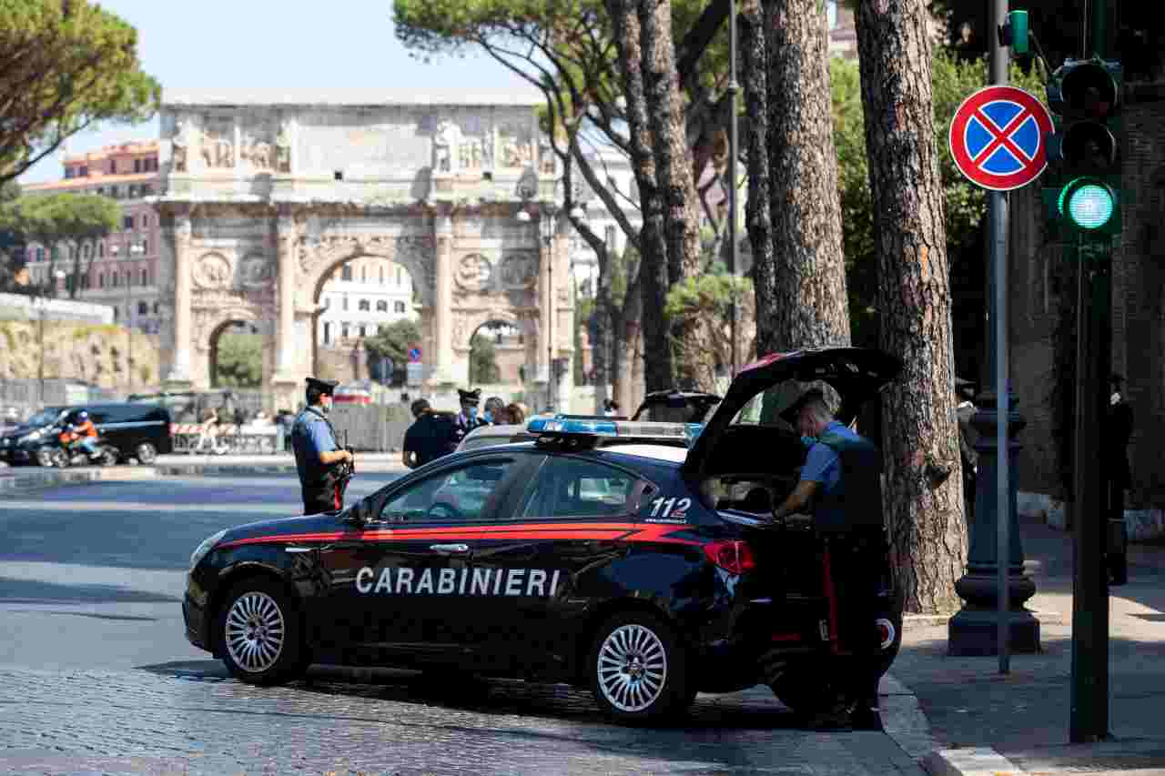 Carabinieri posto di blocco