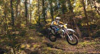 Husqvarna Heritage, le nuove versioni per i modelli enduro e motocross: ci sono dettagli esclusivi