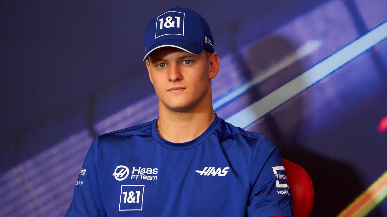 Mick Schumacher pensieroso