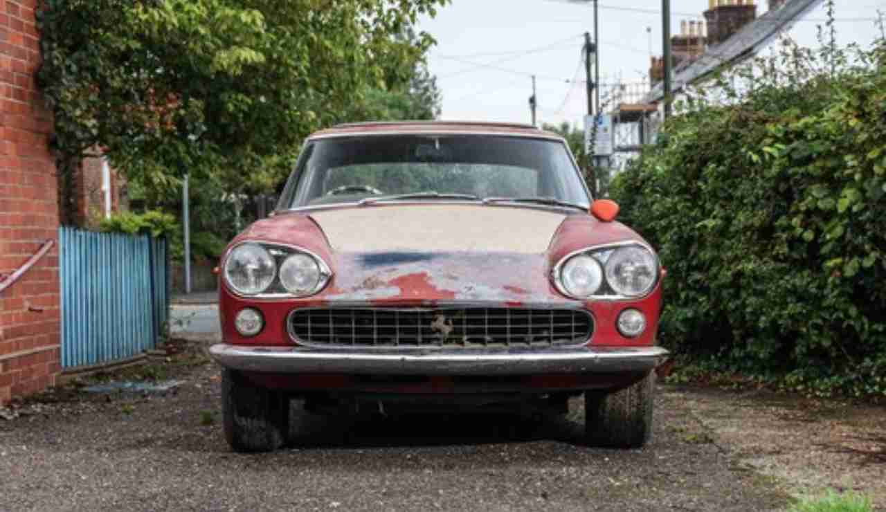 Ferrari 330 GT 