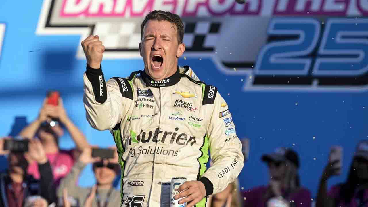 Nascar Xfinity Allmendinger Automotorinews 101022