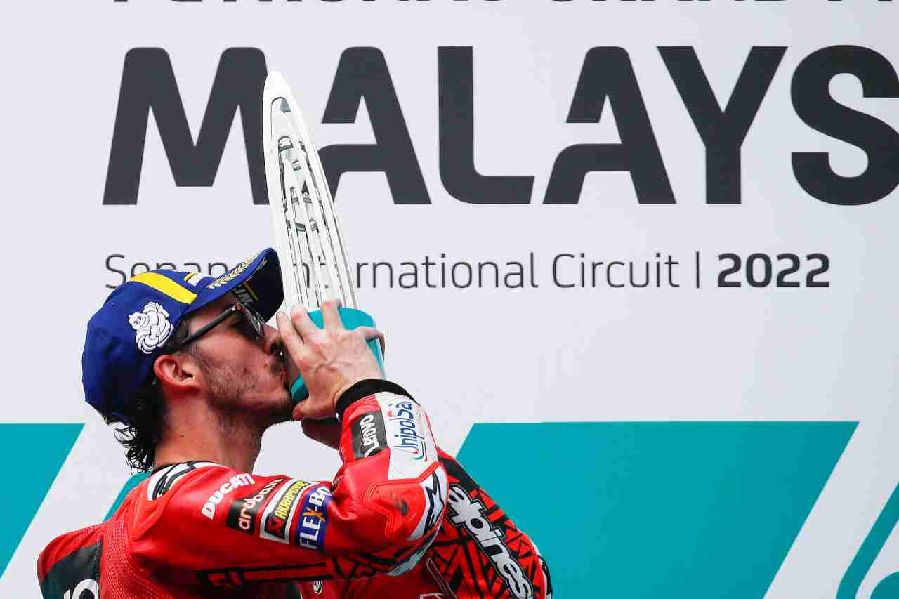 Pecco Bagnaia sul podio della Malesia Automotorinews 23-10-2022