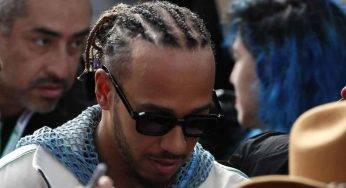 Lewis Hamilton “tradisce” la Mercedes: è stato tra i primi a farlo – Video