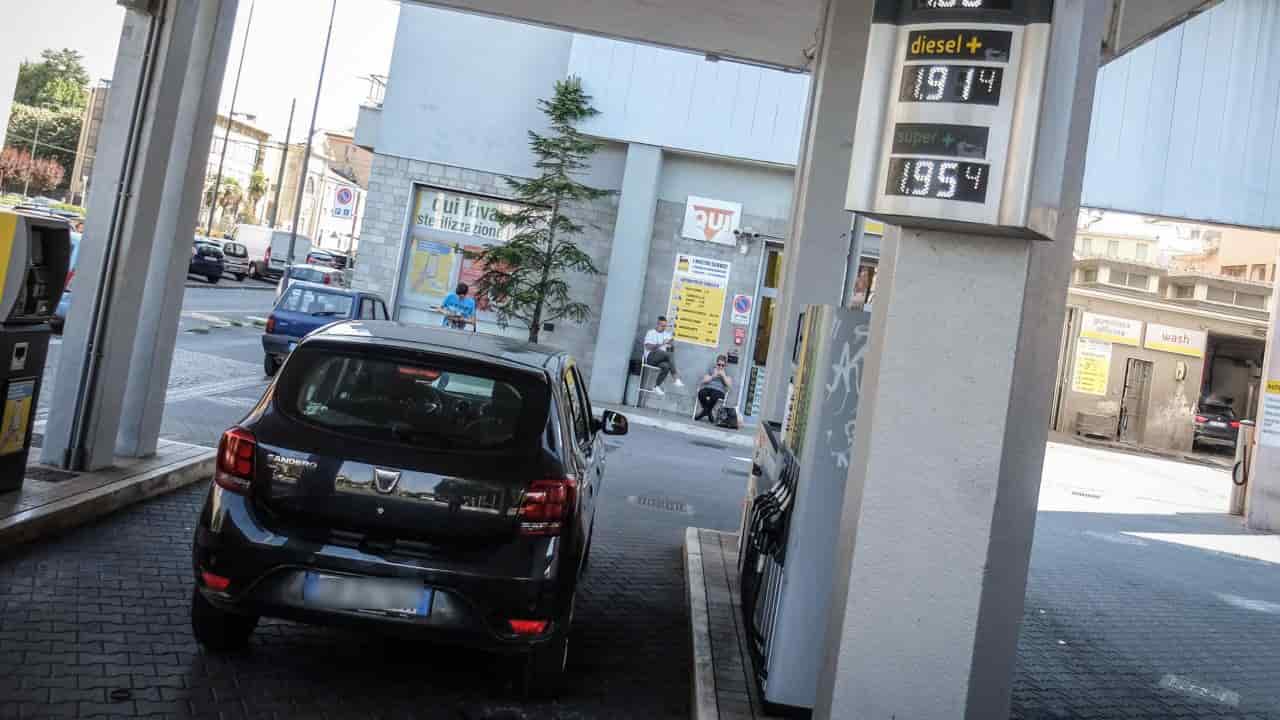 prezzo benzina