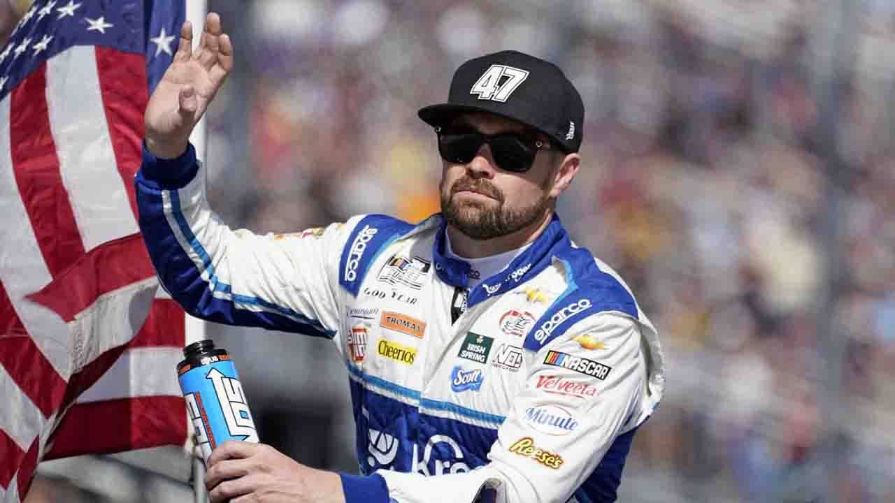 Nascar Daytona Stenhouse Automotorinews 230220