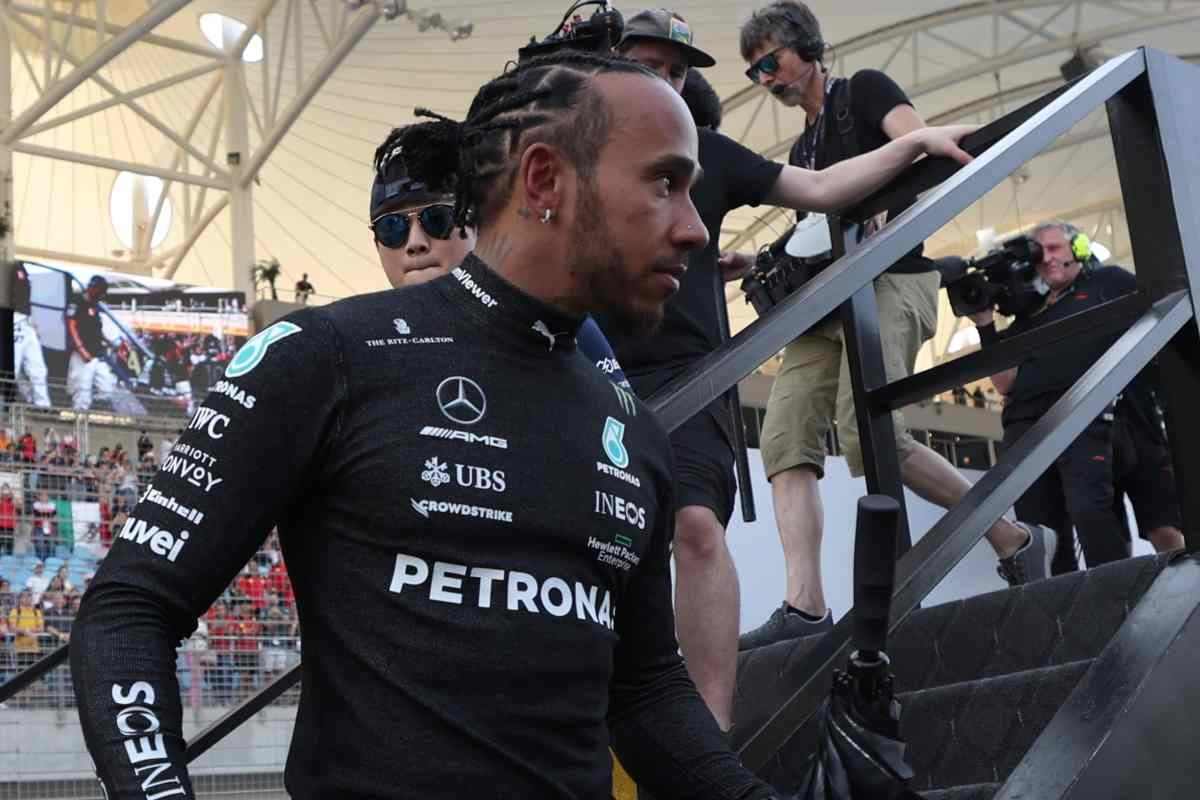 Lewis Hamilton affranto