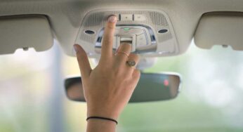 L’aletta parasole dell’auto va in pensione dopo 100 anni di attività: ecco con cosa verrà sostituita