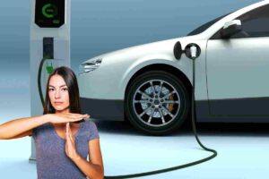 Auto elettriche stop